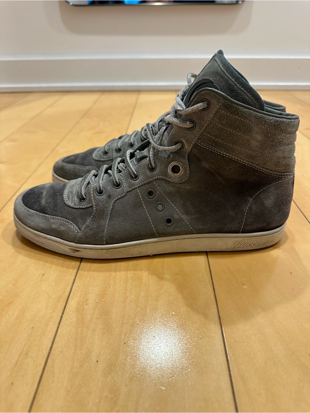 Vintage Gucci Men’s Gray Suede High-Top Sneakers - Picture 3 of 5